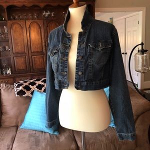 Denim jacket, cropped. Acid washed.